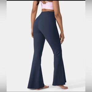 Halara bell bottom legging new with tag in navy blue